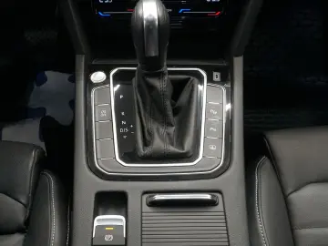 VW Passat Lim. Business 2.0 TSI