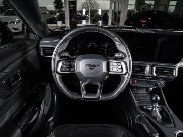 FORD Mustang GT 5.0 Ti-VCT V8 Fastback