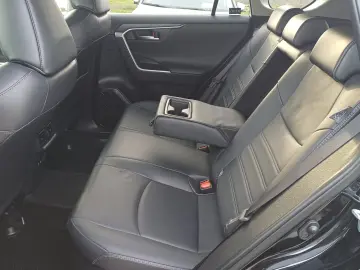 Toyota RAV 4 2.4 Hybrid 218 CP Luxury 4x4