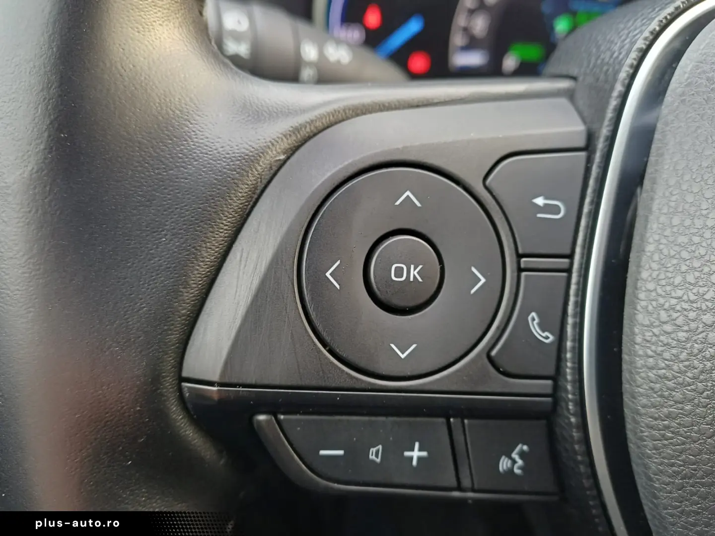 Toyota RAV 4 2.4 Hybrid 218 CP Luxury 4x4