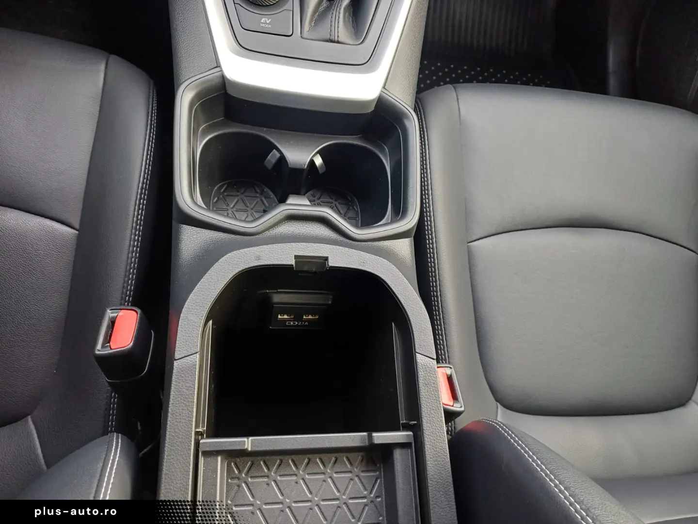 Toyota RAV 4 2.4 Hybrid 218 CP Luxury 4x4