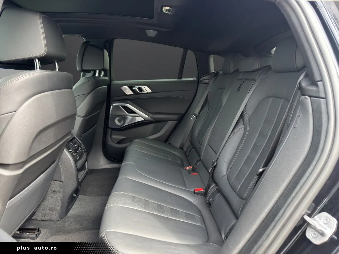 BMW X6 xDrive40d M-SPORT LASER HUD PANO B&W 20  AHK