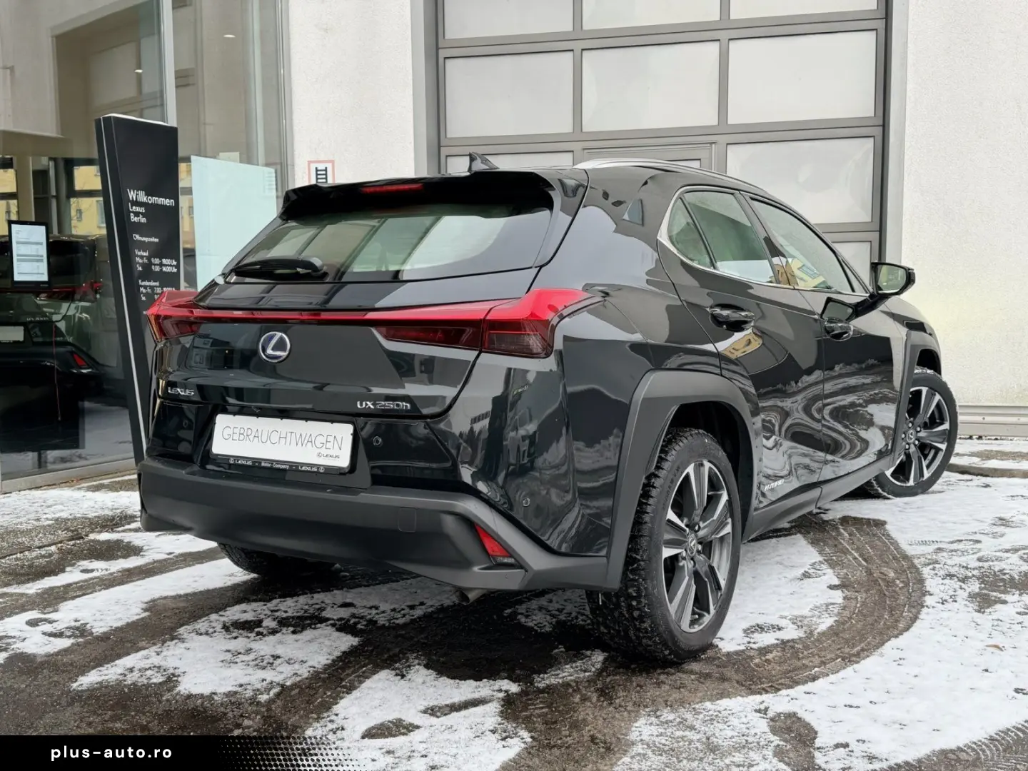 LEXUS UX 250h 2 0 HEV Luxury Line   Schiebedach   360