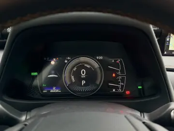 LEXUS UX 250h 2 0 HEV Luxury Line   Schiebedach   360