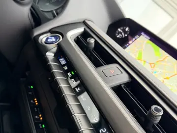 LEXUS UX 250h 2 0 HEV Luxury Line   Schiebedach   360