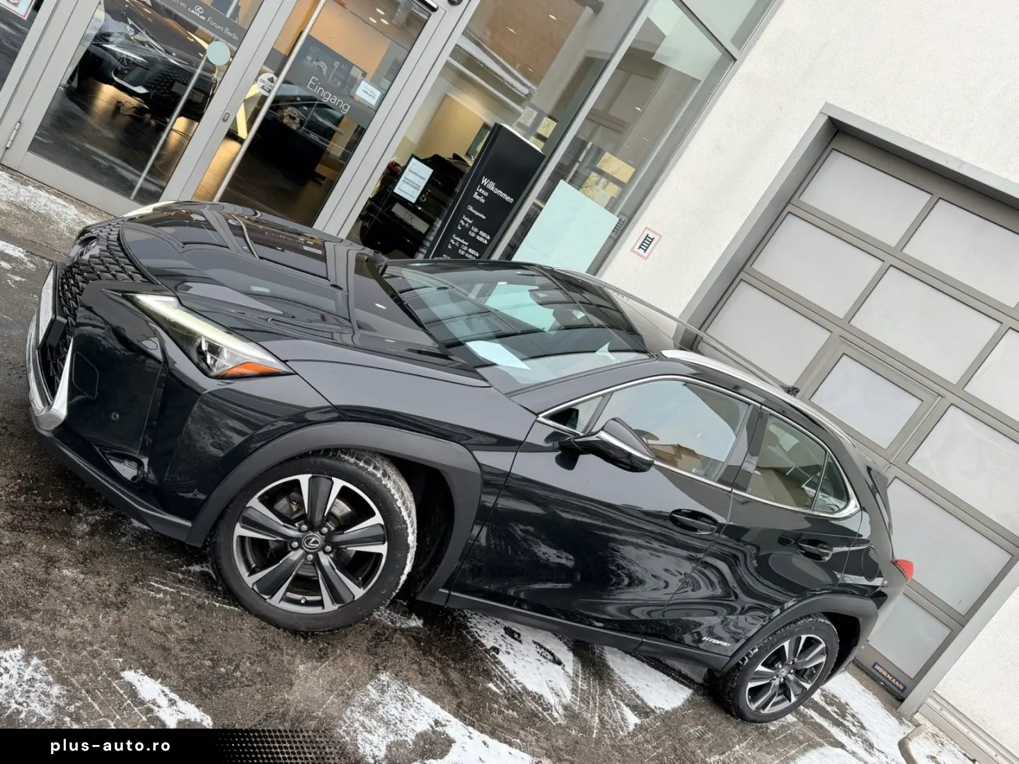 LEXUS UX 250h 2 0 HEV Luxury Line   Schiebedach   360