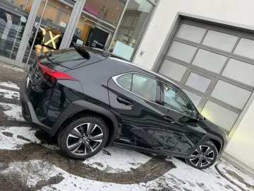 LEXUS UX 250h 2 0 HEV Luxury Line   Schiebedach   360