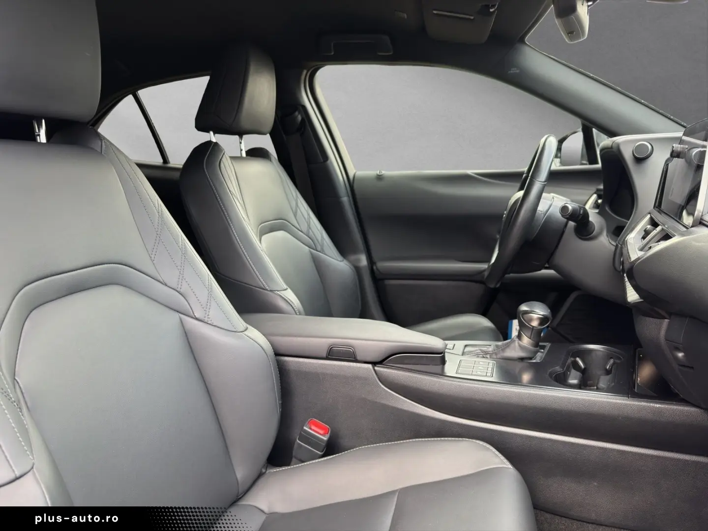 LEXUS UX 250h F-Sport D. 1HD SHZ CARPLAY