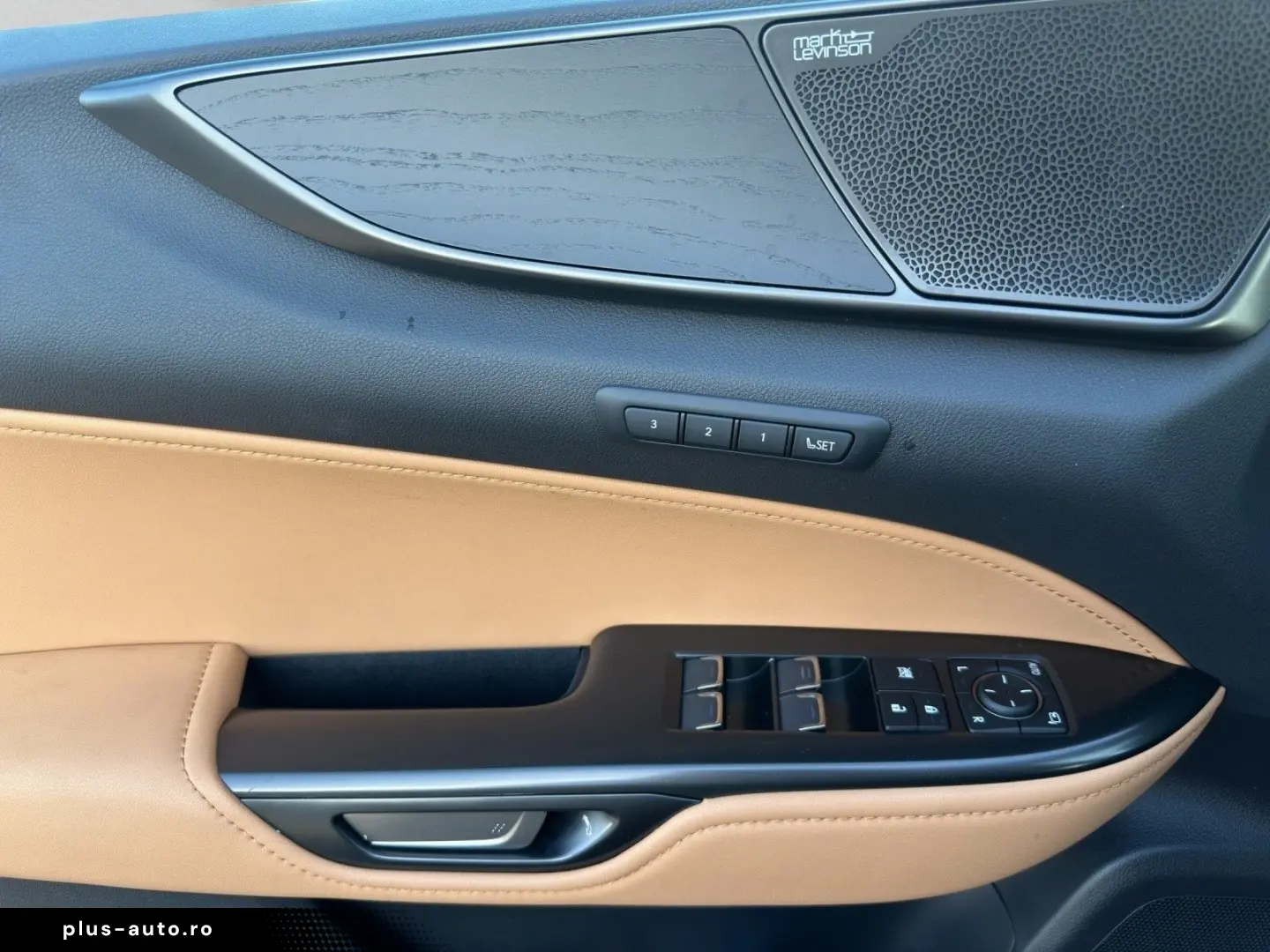 LEXUS NX 350h LUXURY MARK LEVINSON