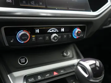 AUDI Q3 Sportback e S line PANO SONOS LEDER CARPLAY