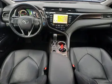 TOYOTA CAMRY 2.5 Hybrid 218 CP Dynamic