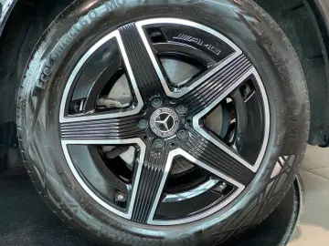 MERCEDES-BENZ GLC 300 AMG