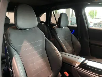 MERCEDES-BENZ GLC 300 AMG