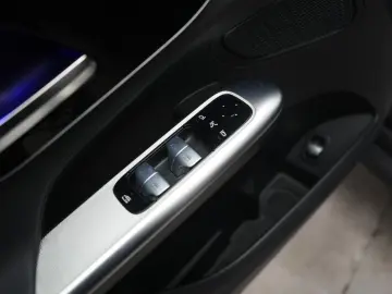 MERCEDES-BENZ GLC 300 d