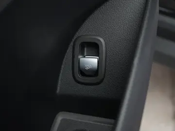 MERCEDES-BENZ GLC 300 d