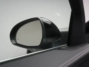 MERCEDES-BENZ GLC 300 d