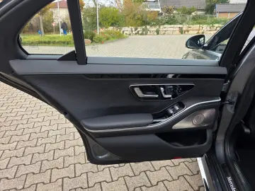 MERCEDES-BENZ S 580 e 4Matic Lang Burmester Pano distronic