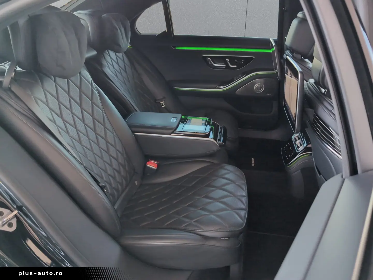 MERCEDES-BENZ e 4M lang AMG Exklusive Chauffeur Massage