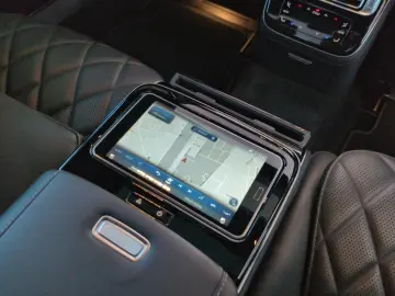 MERCEDES-BENZ e 4M lang AMG Exklusive Chauffeur Massage