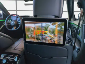 MERCEDES-BENZ e 4M lang AMG Exklusive Chauffeur Massage