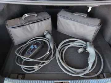 MERCEDES-BENZ e 4M lang AMG Exklusive Chauffeur Massage