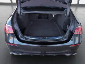 MERCEDES-BENZ e 4M lang AMG Exklusive Chauffeur Massage