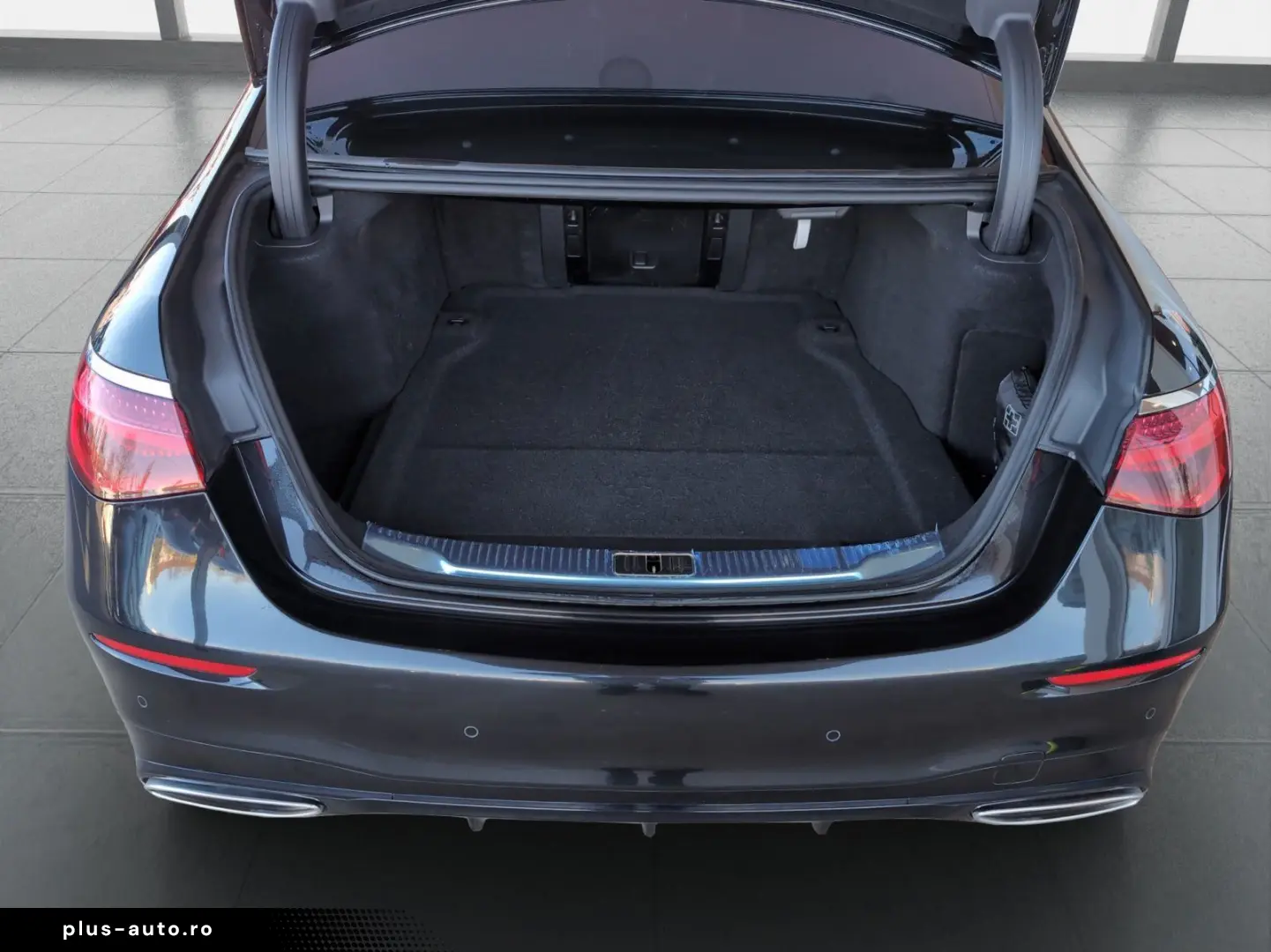 MERCEDES-BENZ e 4M lang AMG Exklusive Chauffeur Massage