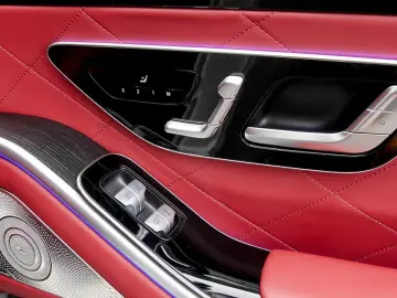 MERCEDES-BENZ S 580 e 4M BURM DISTR LEDER PANO SITZKLIMA