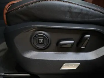 VW Touareg 3.0TDI R-Line Nachtsicht Pano StdHz 22