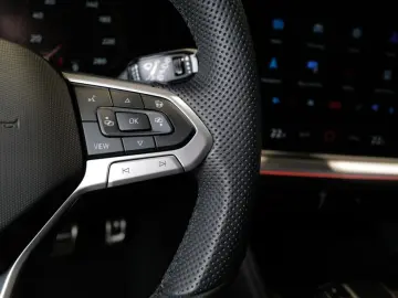 VW Touareg 3.0TDI R-Line Nachtsicht Pano StdHz 22