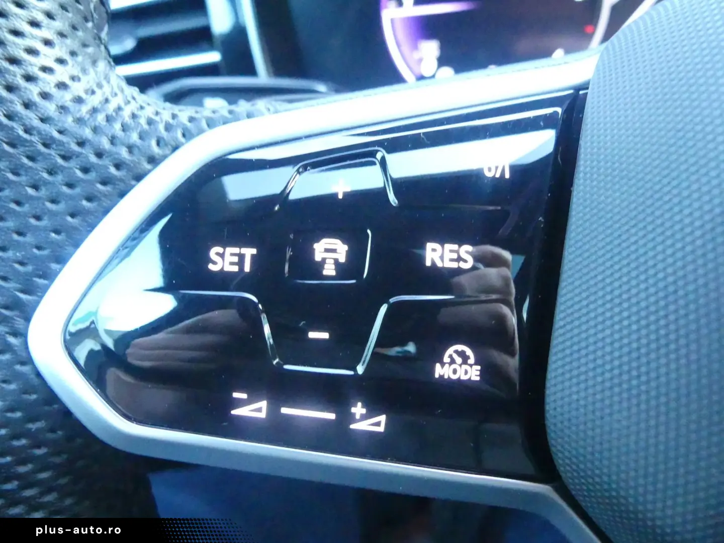 VW Touareg 3.0 TDI 4Mot R-Line MATRIX HUD MASSAGE 2