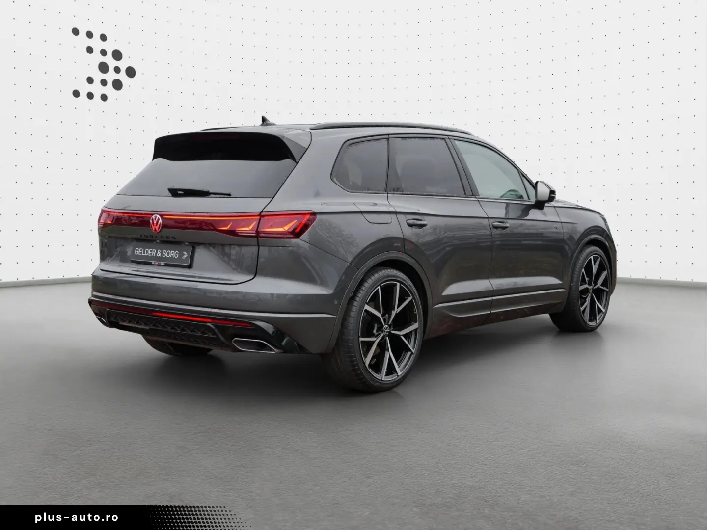 VW Touareg R-Line 3.0 TDI Pano DYNAUDIO HuD Stand