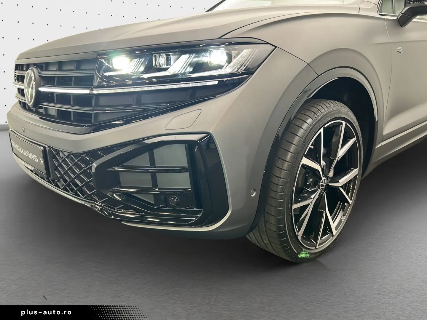 VW Touareg R-Line 4M 3.0 TDI UPE121.670 MATT 22Zoll