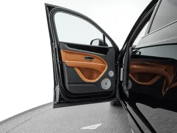 BENTLEY Bentayga EWB Azure V8