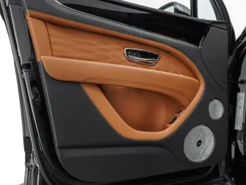 BENTLEY Bentayga EWB Azure V8