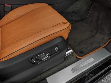 BENTLEY Bentayga EWB Azure V8