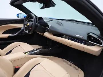 FERRARI 296 GTS - FERRARI HAMBURG