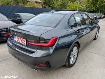 BMW Seria 3 320d Aut. Luxury Line