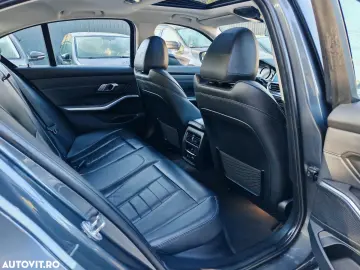 BMW Seria 3 320d Aut. Luxury Line