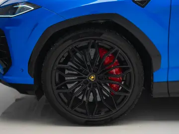 Lamborghini Urus SE 770 km Predare Leasing