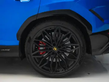 Lamborghini Urus SE 770 km Predare Leasing