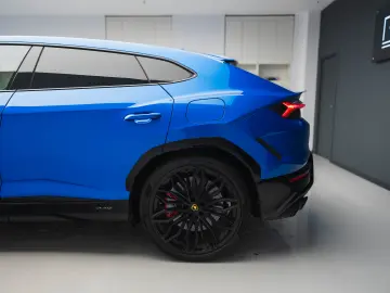 Lamborghini Urus SE 770 km Predare Leasing