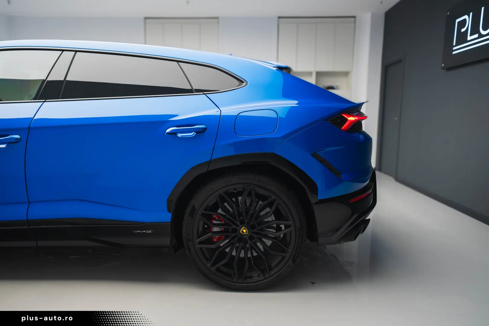 Lamborghini Urus SE 770 km Predare Leasing