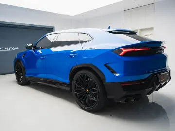 Lamborghini Urus SE 770 km Predare Leasing