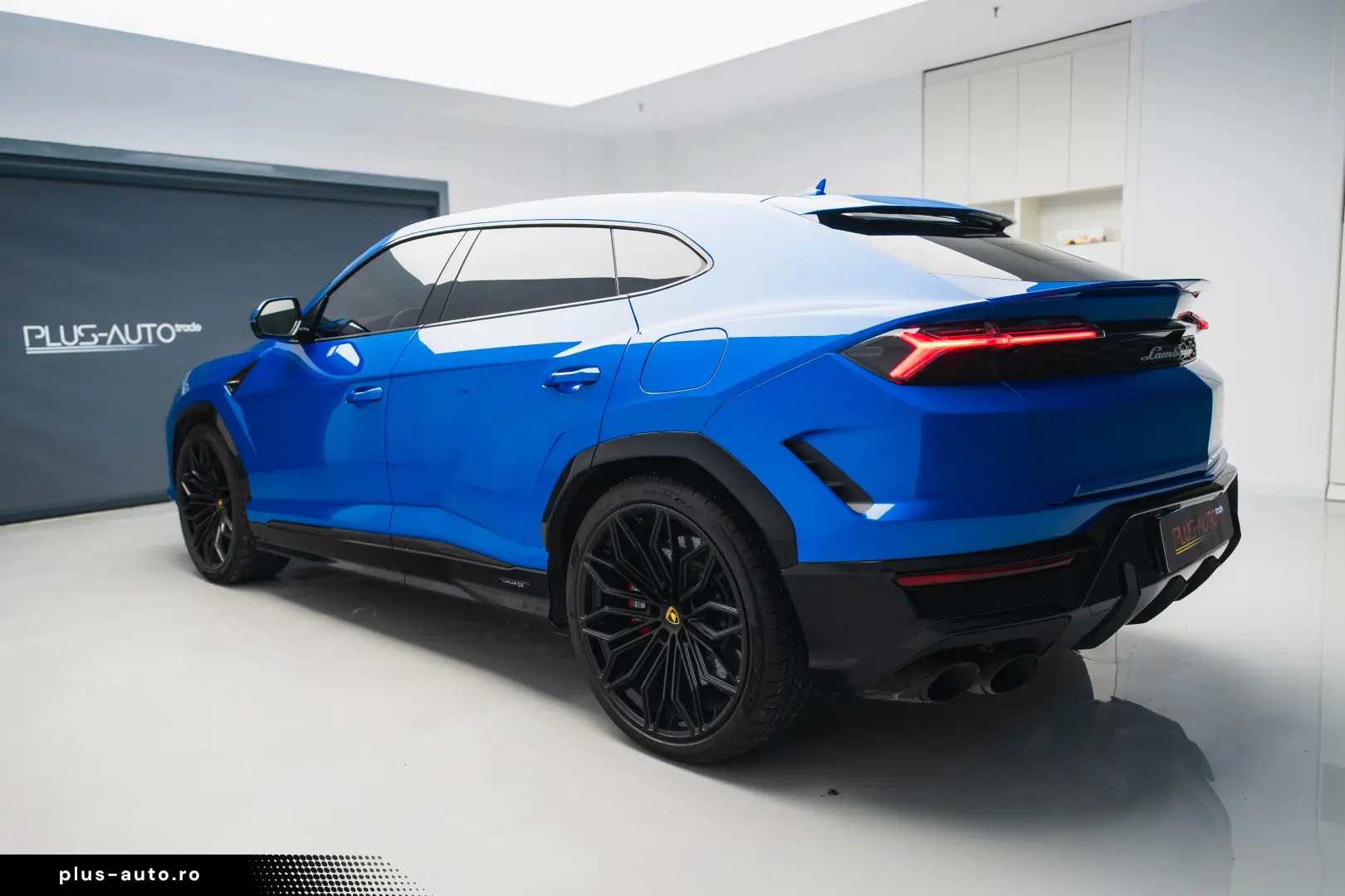 Lamborghini Urus SE 770 km Predare Leasing