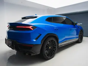Lamborghini Urus SE 770 km Predare Leasing
