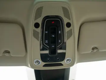 Lamborghini Urus SE 770 km Predare Leasing