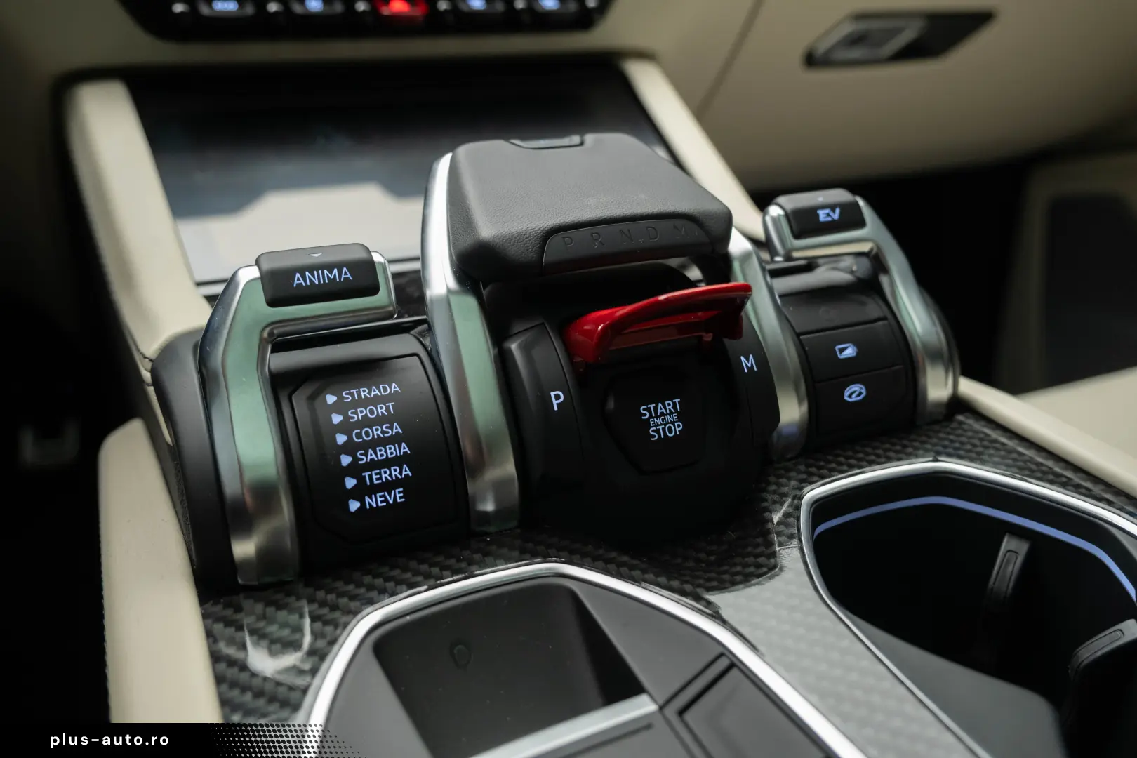 Lamborghini Urus SE 770 km Predare Leasing