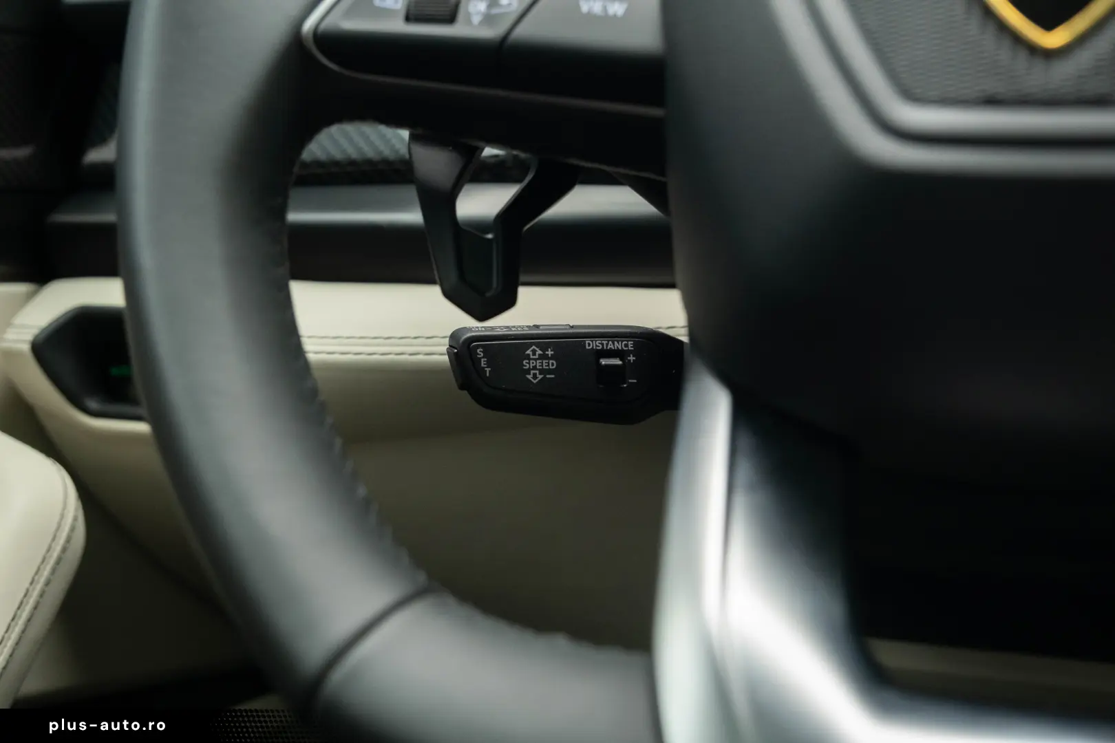 Lamborghini Urus SE 770 km Predare Leasing