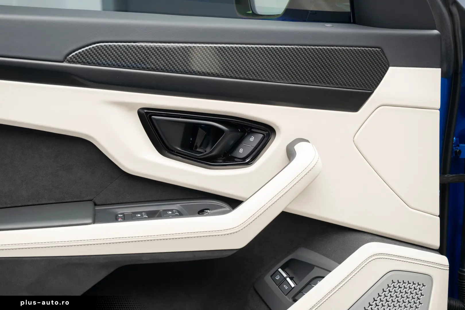 Lamborghini Urus SE 770 km Predare Leasing